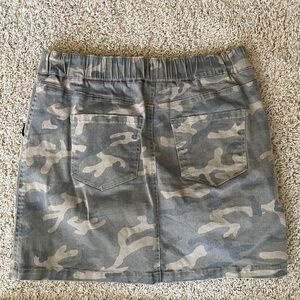 Boston Proper Camouflage Skort Size 14